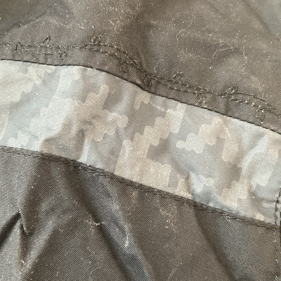 Columbia cold weather hooded lined puffer jacket. Women’s XL - Picture 9 of 10